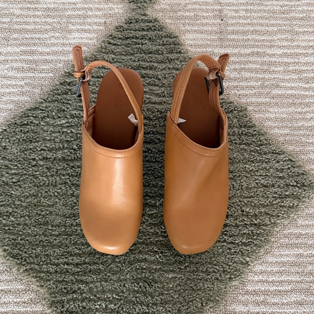 Universal Thread Cognac Platform Slingback Heels - Picture 2 of 3